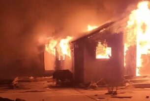 काबुल एयरस्ट्राइक: अस्पताल की तबाही का मंजर और मलबे में बचाव कार्य।