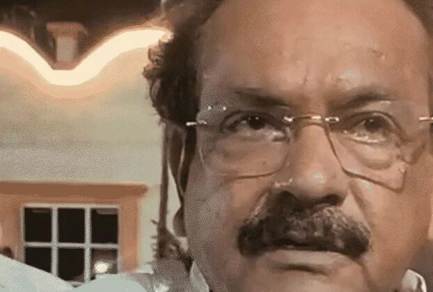 एत्मादपुर में इफ्तार पार्टी