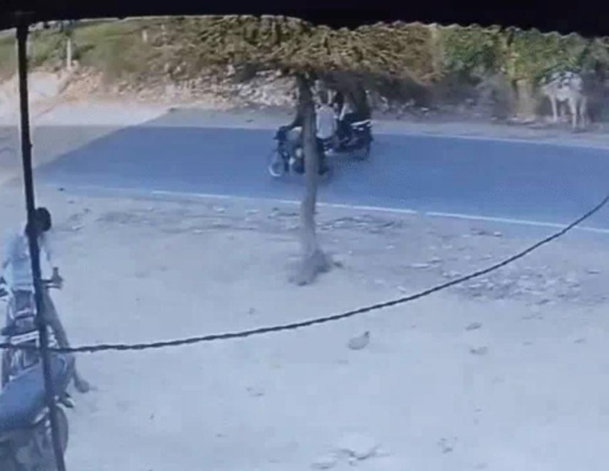 आगरा में 8 लाख की लूट