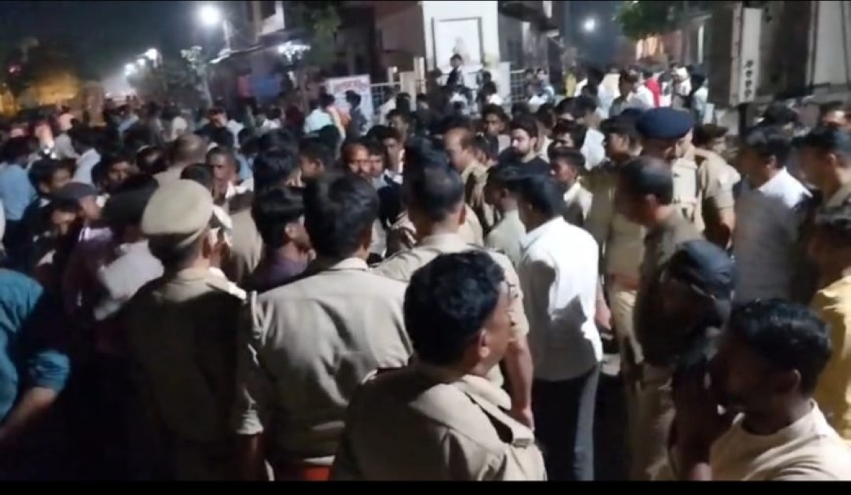 एत्मादपुर में सड़क हादसा