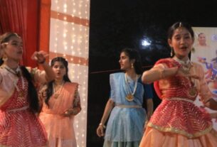 गीता शोध संस्थान के कलाकारों की रासलीला