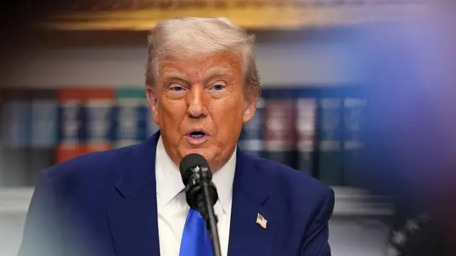 डोनाल्ड ट्रंप