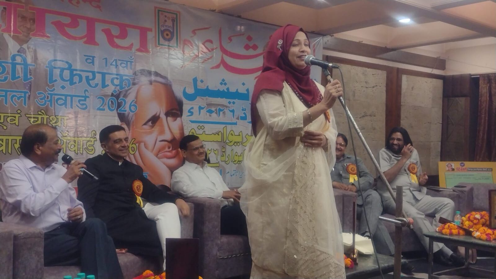 मशहूर शायर मंसूर उस्मानी और वरिष्ठ साहित्यकार अरुण डंग का सम्मान समारोह