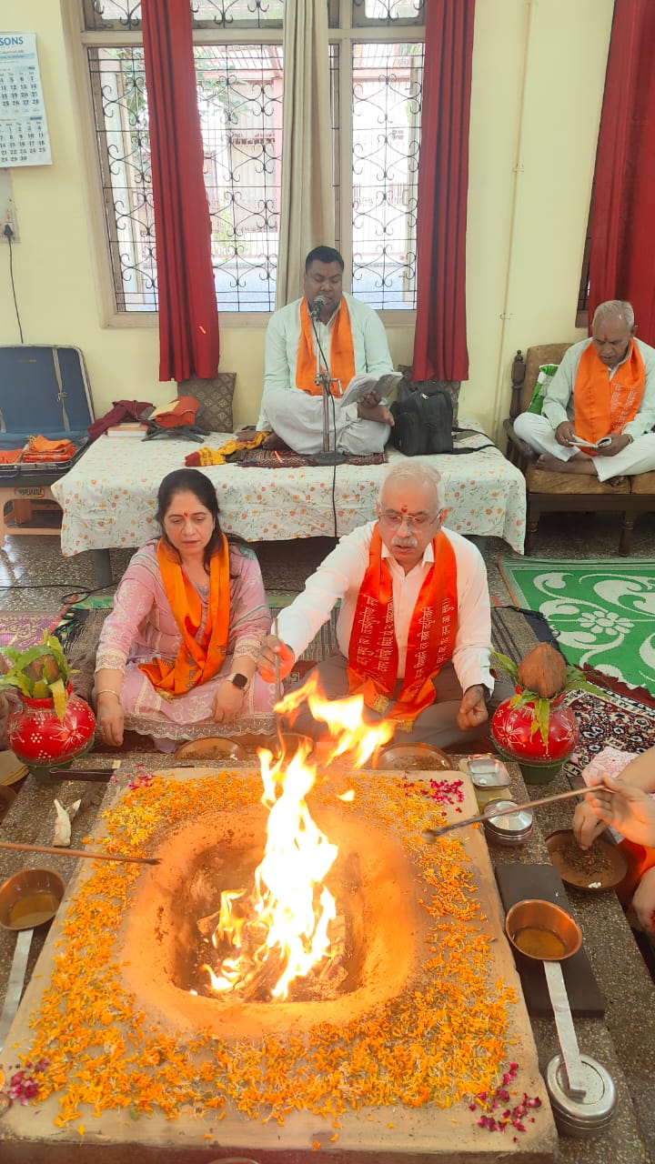 आर्य केंद्रीय सभा आगरा संस्कार शाला दीप प्रज्वलन