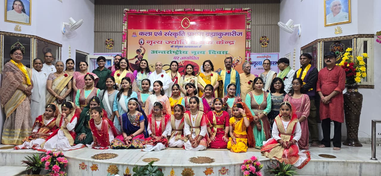 नृत्य कलाकारों का सम्मान