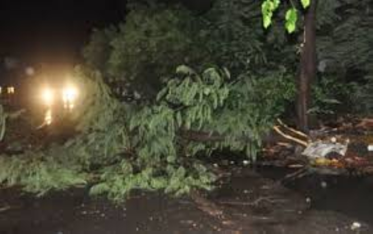 आगरा में मौसम का भयंकर कहर