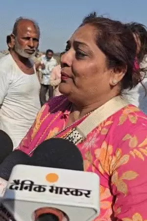 Crowd at Yamuna Bank