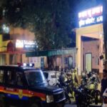 आगरा थाने में कटा पेड़