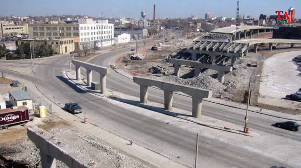 डॉ. संजय चतुर्वेदी वरिष्ठ अस्थिरोग शल्य चिकित्सक एवं आगरा सड़क सुरक्षा विशेषज्ञ जिन्होंने फ्लाईओवर चौड़ीकरण पर विशेष लेख लिखा है।