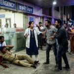 आगरा के सिकंदरा थाना क्षेत्र में स्थित अस्ट्रा हॉस्पिटल में महिला डॉक्टर पर जानलेवा हमले के बाद एफआईआर दर्ज करती पुलिस का प्रतीकात्मक दृश्य