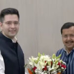 राघव चड्ढा के आम आदमी पार्टी छोड़कर बीजेपी में शामिल होने और नितिन नवीन द्वारा मिठाई खिलाने का प्रतीकात्मक दृश्य