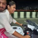 गाजियाबाद के वेव सिटी में R-15 बाइक के डिवाइडर से टकराने के बाद का दर्दनाक हादसा