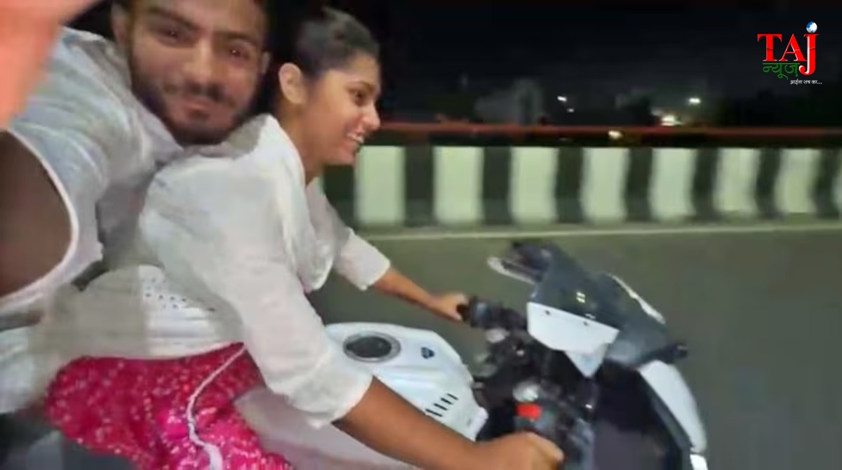 गाजियाबाद के वेव सिटी में R-15 बाइक के डिवाइडर से टकराने के बाद का दर्दनाक हादसा