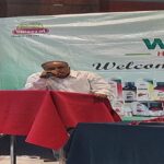 आगरा में डॉ. सैमुअल हैनीमैन की जयंती मनाते हुए होम्योपैथी केमिस्ट फेडरेशन के सदस्य और पदाधिकारी