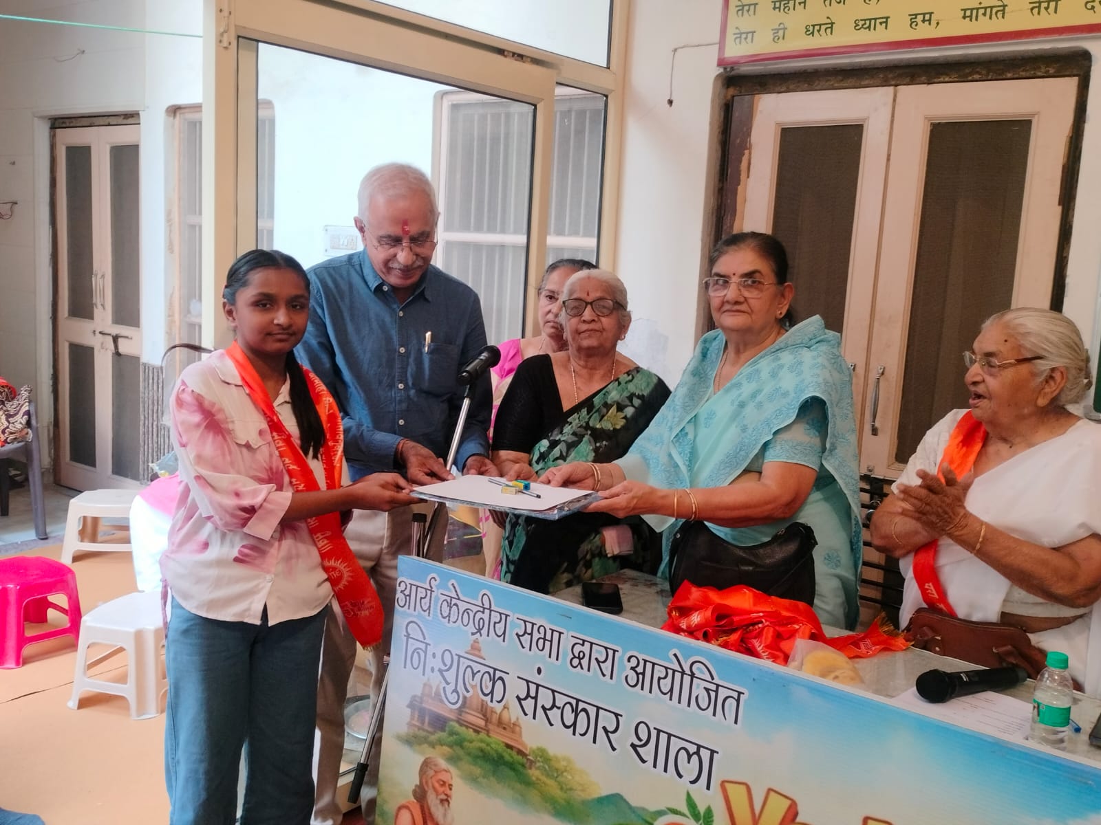 वैदिक सनातन संस्कारों की महत्ता पर चर्चा करते वक्ता