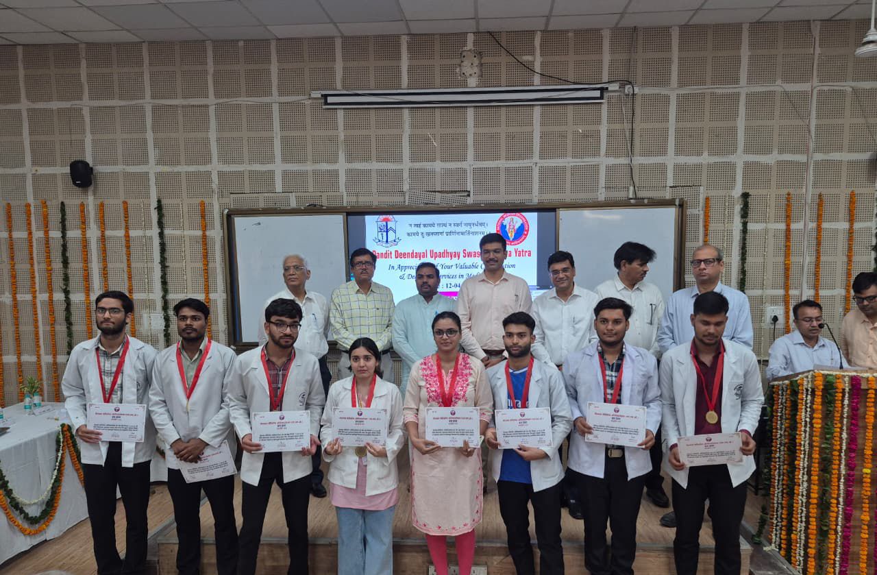 Distinguished doctors of Agra receiving awards from District Magistrate Manish Bansal during NMO event