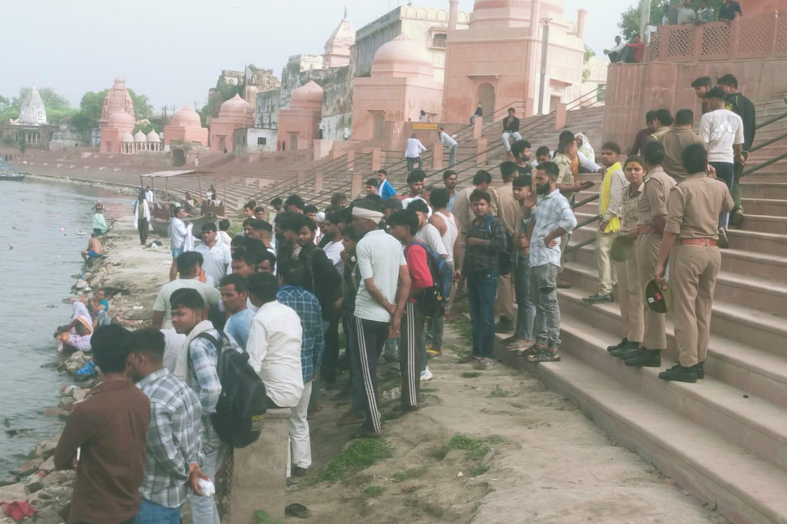 Anxious crowd monitoring the ongoing rescue operations at the historic Bateshwar temples backdrop