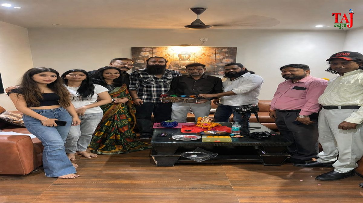 हॉरर फिल्म कमरा नंबर 113 की शूटिंग के दौरान कलाकार