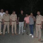 गोवंश चोरी में वांछित बदमाशों से अछनेरा पुलिस की मुठभेड़, एक के पैर में लगी गोली थाना अछनेरा क्षेत्र में पुलिस मुठभेड़ के बाद घायल बदमाश पुलिस हिरासत में