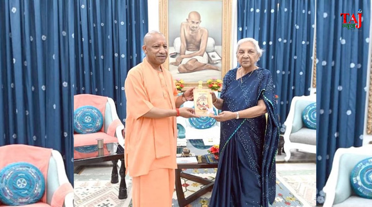 यूपी में योगी आदित्यनाथ सरकार के दूसरे कैबिनेट विस्तार की तैयारी, शपथ लेते हुए मंत्रियों का प्रतीकात्मक दृश्य।