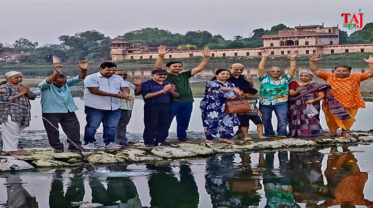 Grand Yamuna Aarti on Mothers Day in Agra by River Connect Campaign