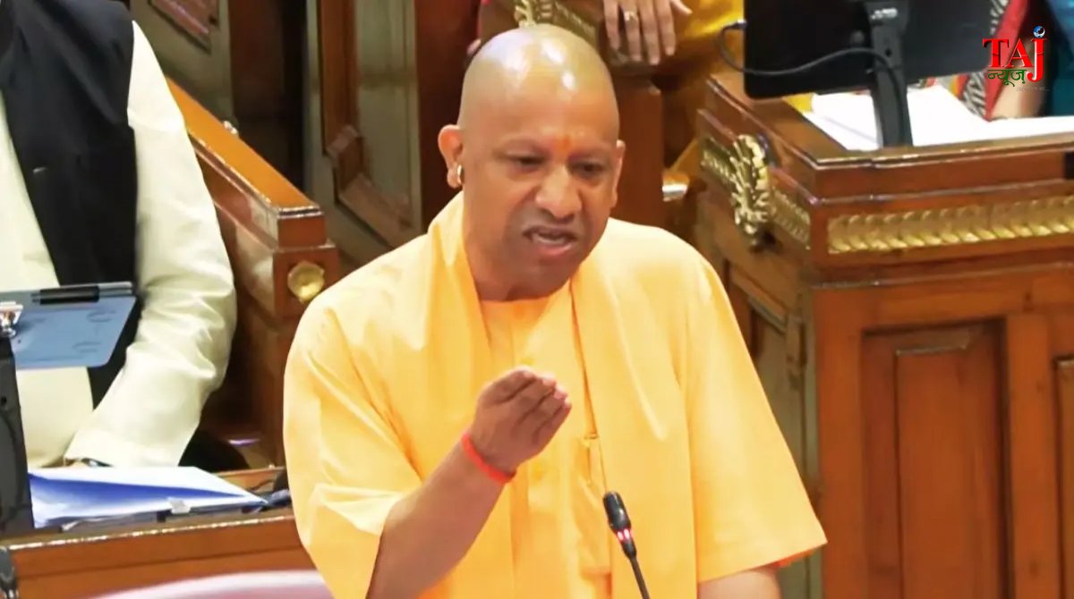 मुख्यमंत्री योगी आदित्यनाथ उत्तर प्रदेश विधानसभा में विपक्ष पर तीखा हमला बोलते हुए