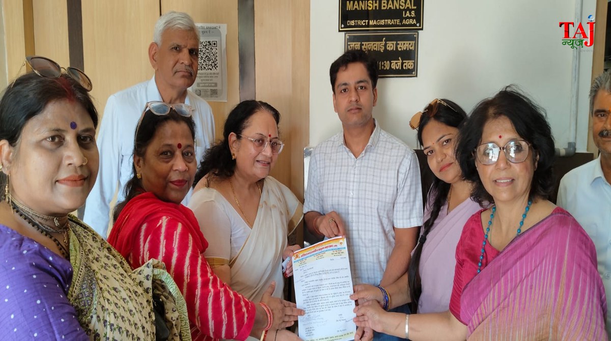 All India Brahmin Mahasabha delegation submitting a memorandum to Agra DM Manish Bansal