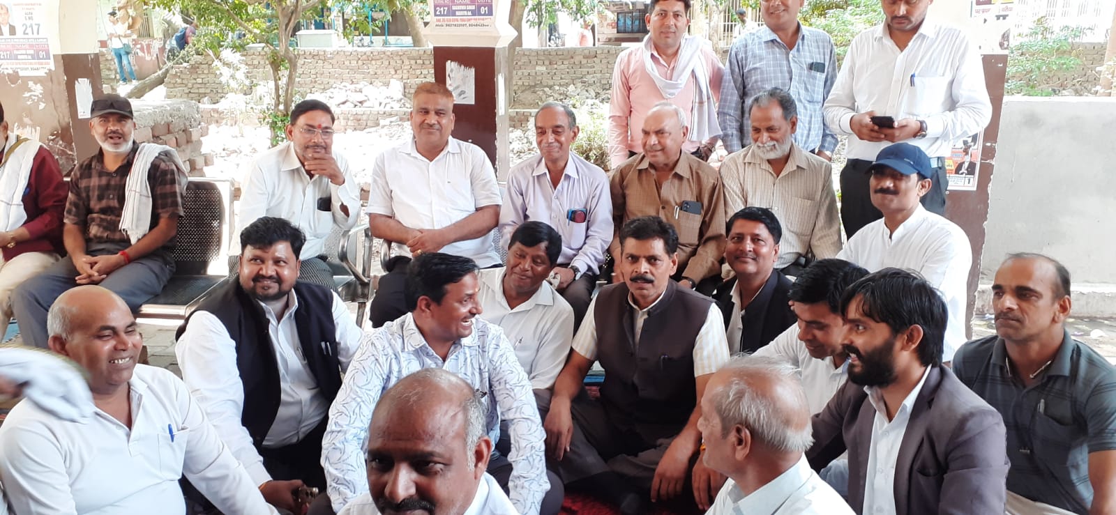 Advocate and Document Writer Sangharsh Samiti strike notice at Sadr Tehsil Agra