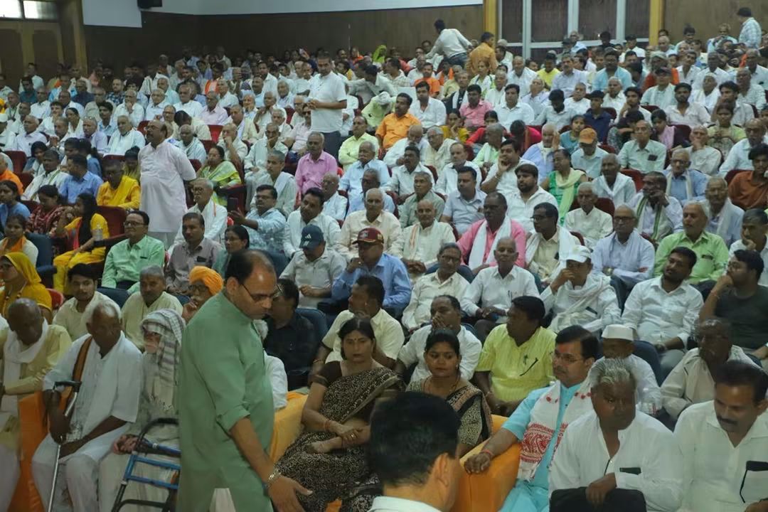 Union Minister Dr Virendra Kumar addressing the Developed India Conference at Agra