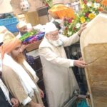 हज़रत सैय्यदना शाह अमीर अबुल उला (रह.) के 387वें उर्स पर गुस्ल व चादरपोशी, अमन-चैन और भाईचारे की दुआ आगरा में हज़रत सैय्यदना शाह अमीर अबुल उला (रह.) के 387वें उर्स पर चादरपोशी और दुआ