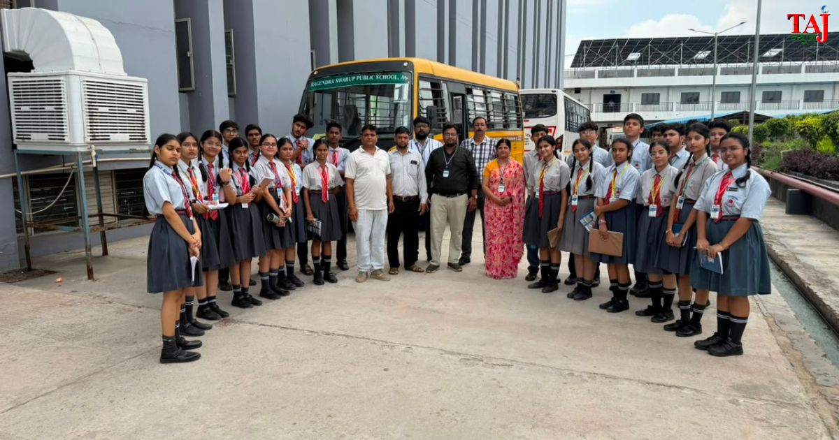 रागेन्द्र स्वरूप पब्लिक स्कूल आगरा के छात्रों का कैप्सन्स वर्ल्डवाइड सिकंदरा में औद्योगिक भ्रमण