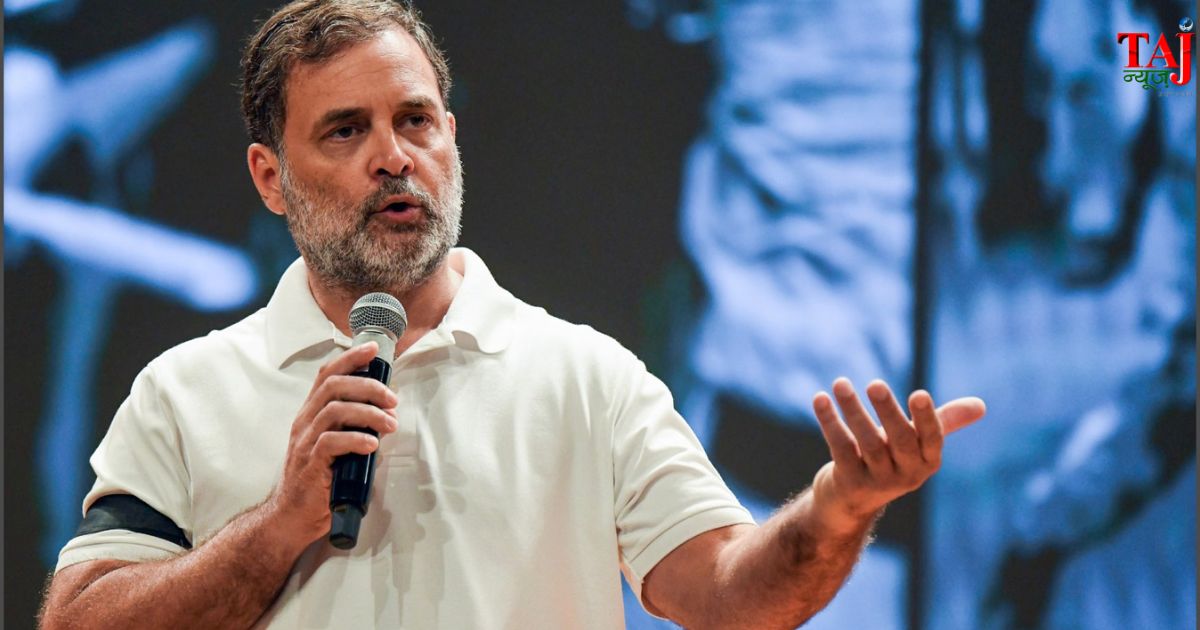 नई दिल्ली में प्रेस वार्ता के दौरान नीट पेपर लीक और छात्रों की मांगों पर बोलते राहुल गांधी