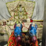 आगरा के ठाकुर श्री मथुराधीश मंदिर में पारंपरिक पुष्टिमार्गीय रथ यात्रा महोत्सव के दौरान सजे भव्य हिंडोले और रथ का विजुअल दृश्य