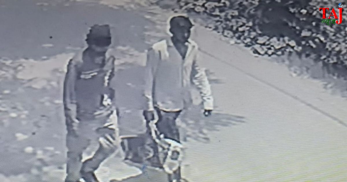 Agra police analyzing local residential security camera logs and cctv footage to identify suspect thieves in khandauli residential burglary case