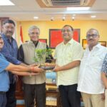 चैम्बर के 78वें स्थापना दिवस पर आगरा आएंगे मुख्य निर्वाचन आयुक्त ज्ञानेश कुमार: नई दिल्ली में पदाधिकारियों ने सौंपा आमंत्रण, अनिल वर्मा बने आयोजन समिति के चेयरमैन Agra National Chamber of Commerce delegation meeting Chief Election Commissioner Gyanesh Kumar in New Delhi to invite him for foundation day
