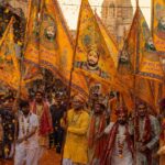 ताजनगरी में गूंजे बाबा के जयकारे: निर्जला एकादशी पर धूमधाम से निकाली गई भव्य निशान एवं पोशाक यात्रा, अग्रवन गौशाला में की गई गौ सेवा Devotees carrying sacred Nishan and beautiful Poshak during religious procession from Balkeshwar to Jeewoni Mandir Khatu Shyam temple in Agra on Nirjala Ekadashi