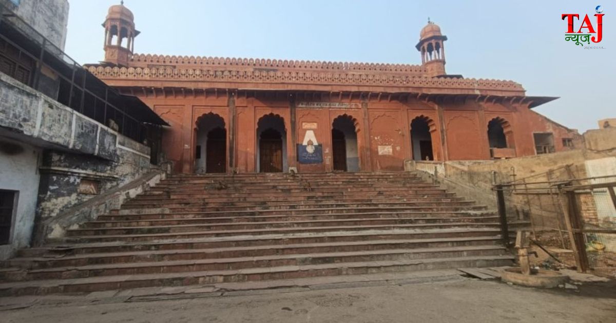 Historical reference site ground logs of purani chungi maidan at motiganj in agra city for regional administrative inspection