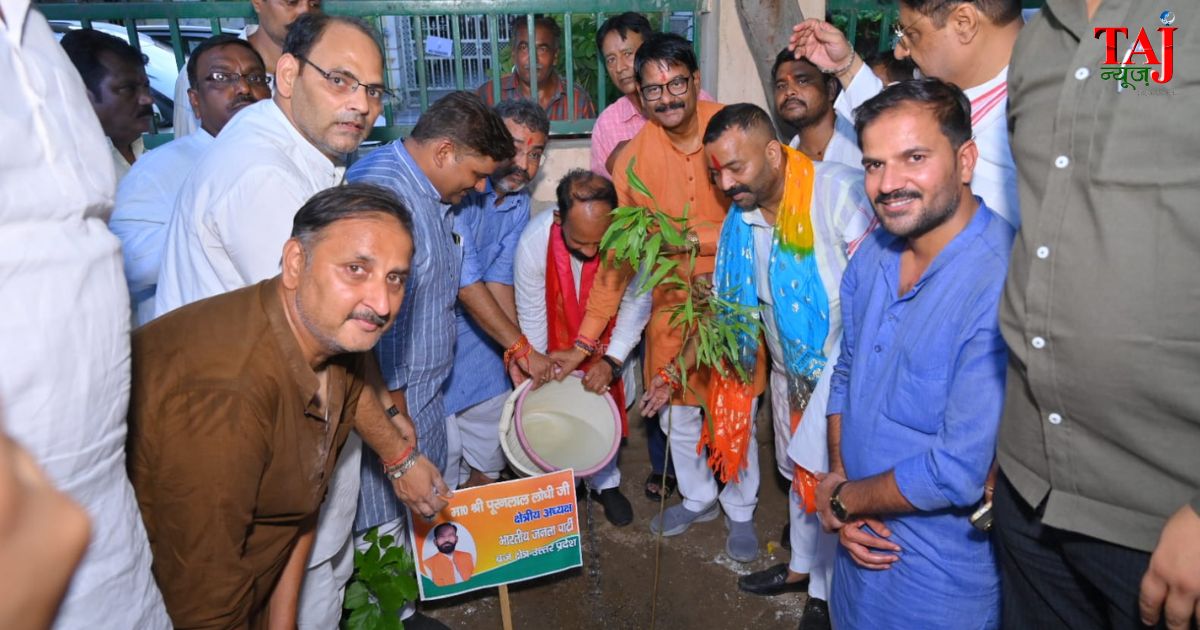 आगरा में भाजपा ब्रज क्षेत्र कार्यालय पर आयोजित भव्य सांगठनिक हवन-पूजन कार्यक्रम