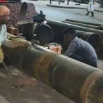 आगरा में हाहाकार: कल से दो दिन आठ लाख आबादी को नहीं मिलेगा पानी, शिवाजी मार्केट के सामने शिफ्ट होगी मुख्य पाइपलाइन आगरा के बिजलीघर चौराहे पर जलकल विभाग द्वारा मुख्य पानी की पाइपलाइन शिफ्टिंग कार्य