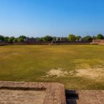 आगरा के ऐतिहासिक कोठी मीना बाजार मैदान में चल रहे विवादित निर्माण कार्य और मैदान