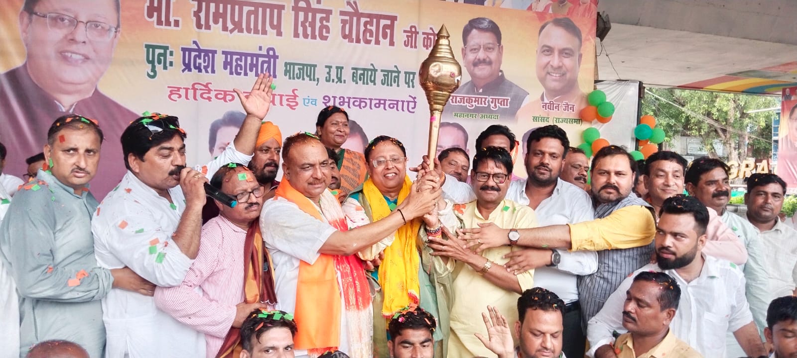 टूंडला टोल से आगरा तक भाजपा कार्यकर्ताओं की विशाल स्वागत यात्रा