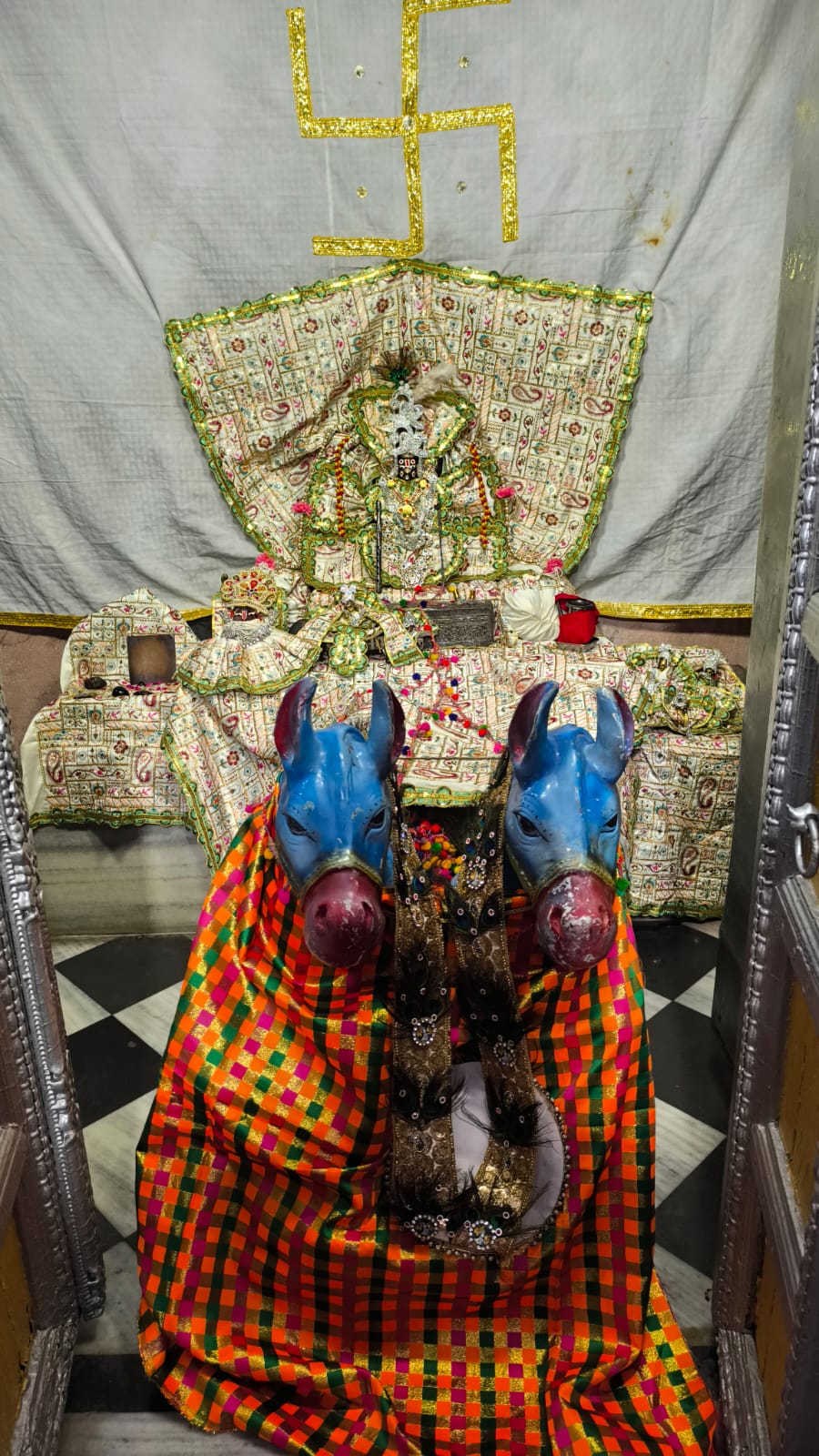 ठाकुर श्री मथुराधीश मंदिर भव्य सजावट