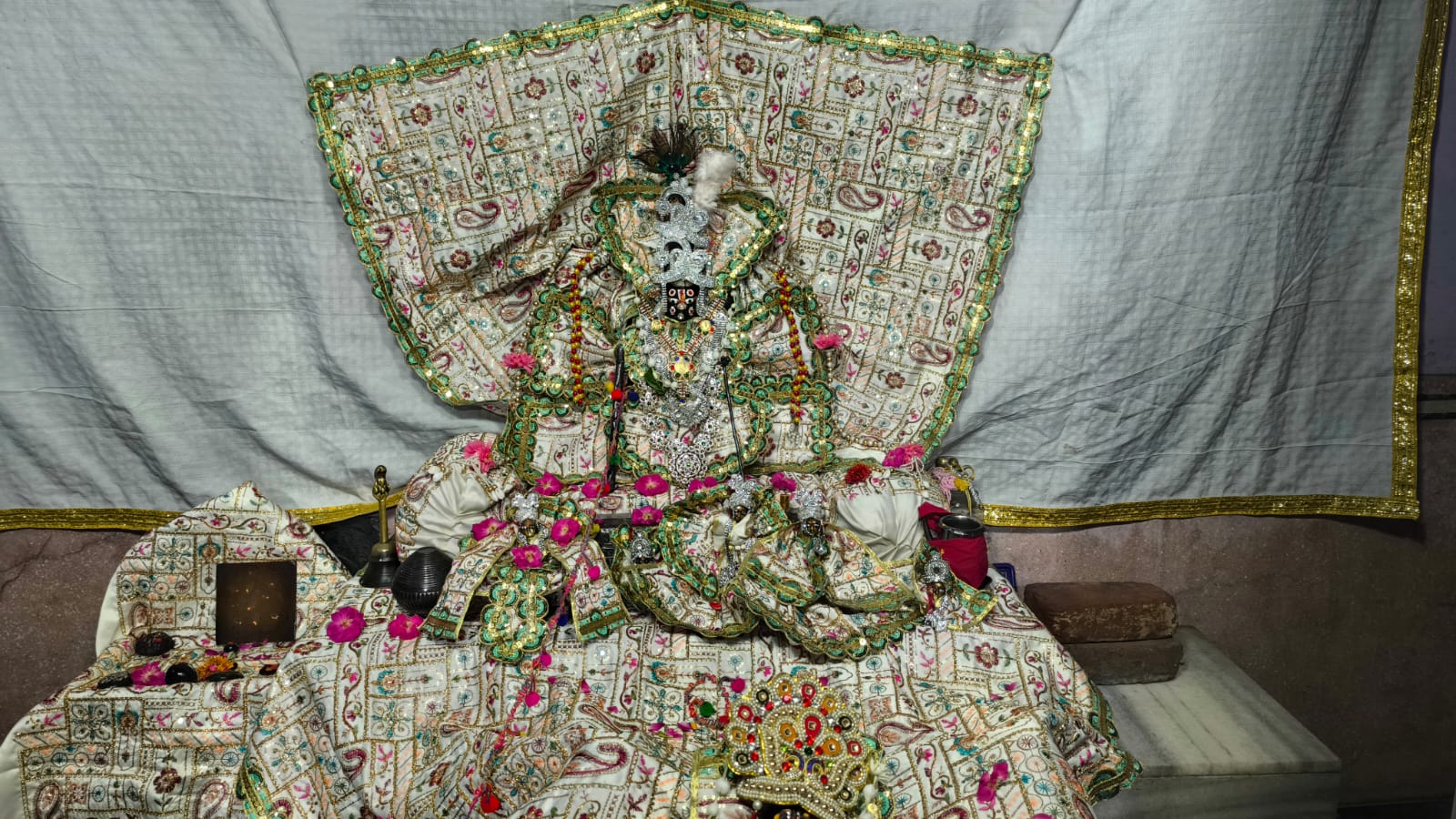 ठाकुर श्री मथुराधीश मंदिर रथ यात्रा मनोरथ समापन आरती
