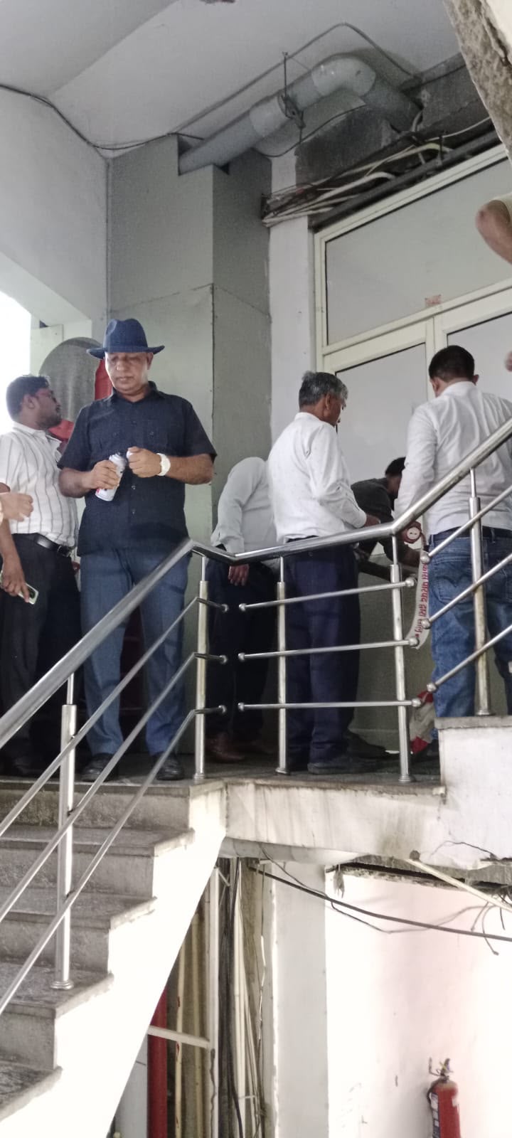 आगरा में बिना अनुमति संचालित आईसीयू और सील किया गया हेल्पिंग इंडिया ट्रॉमा सेंटर