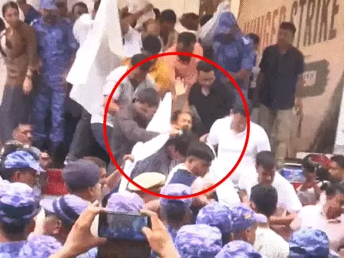 सोनम वांगचुक जंतर मंतर दिल्ली भूख हड़ताल पुलिस रेस्क्यू