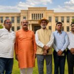जेन-जी आंदोलन पर सप्तऋषि का मंथन, पेपर लीक से लेकर युवाओं के आक्रोश और पैलेट गन तक उठे सवाल आगरा के अपर्णा अपार्टमेंट में 'सप्तऋषि' की वैचारिक बैठक के दौरान 'जेन-जी' आंदोलन, नीट पेपर लीक और युवाओं के मुद्दों पर विचार व्यक्त करते प्रो. राजीव उपाध्याय, कर्नल जी.एम. खान और ब्रिगेडियर मनोज कुमार।