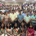 विभाजन विभीषिका स्मृति दिवस कार्यक्रम में उपस्थित चिकित्सक, शिक्षक एवं छात्र-छात्राएं।