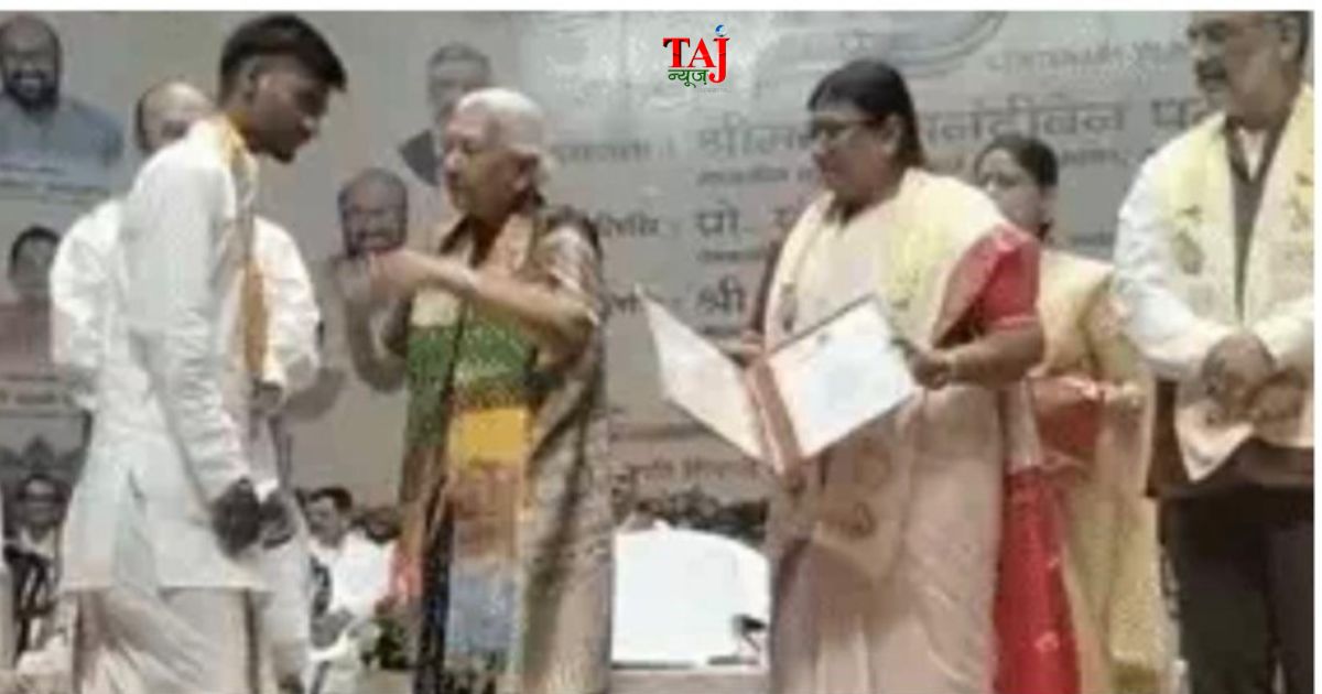 डॉ. भीमराव आंबेडकर विश्वविद्यालय आगरा के 92वें दीक्षांत समारोह में राज्यपाल आनंदीबेन पटेल