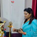 डिजिटल दुनिया में जरा सी चूक पड़ सकती है भारी, छात्रों को साइबर ठगी से बचाव के बताए उपाय आगरा के मॉडर्न एस.एस. पब्लिक स्कूल में यूपी पुलिस साइबर सेल और जनहित सामाजिक सेवा संस्थान द्वारा आयोजित साइबर सुरक्षा कार्यशाला में छात्रों को टिप्स देते साइबर विशेषज्ञ।