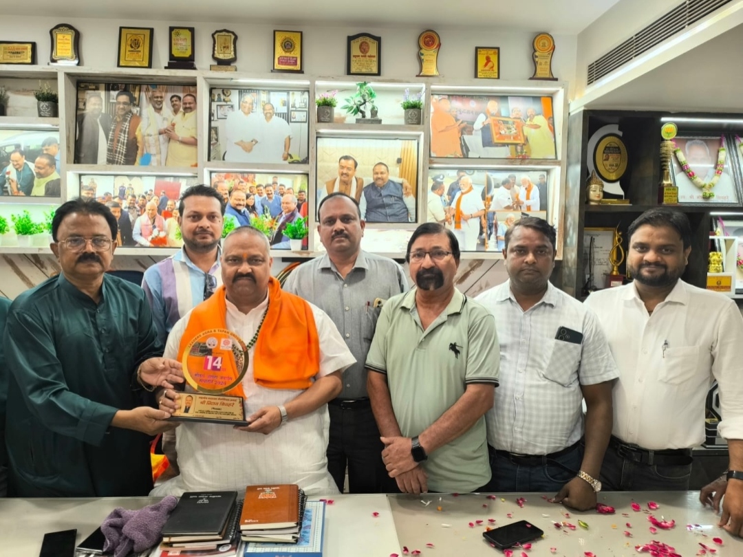 विजय शिवहरे के साथ सामाजिक व राजनीतिक क्षेत्र के गणमान्य व्यक्ति